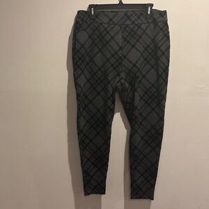 Plaid Patterned pant Leggings size L